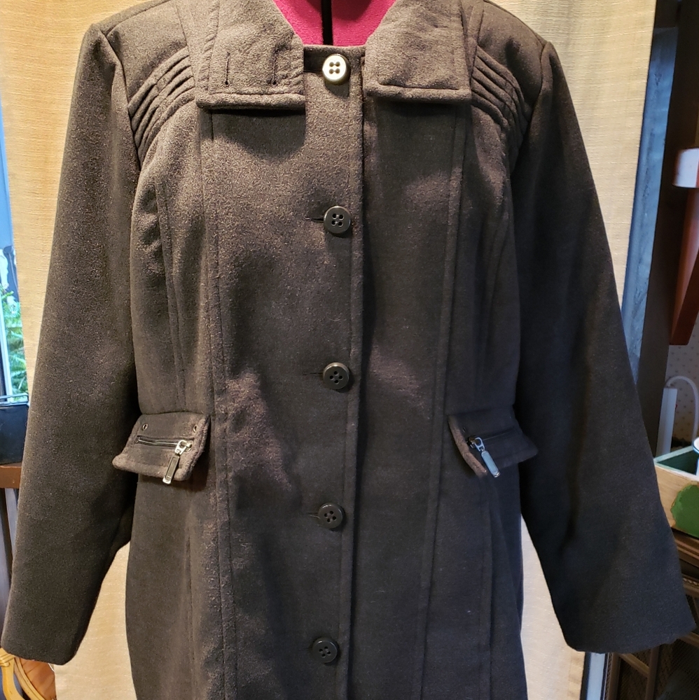 ❤Charcoal color fully lined knee length coat.